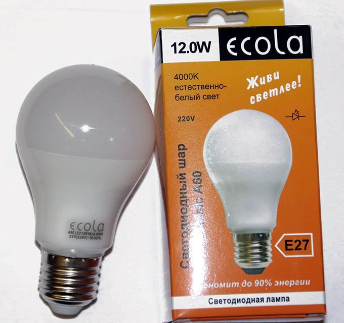 Светодиодная лампа Ecola в форме шара LED 12W A60 E27 2700K